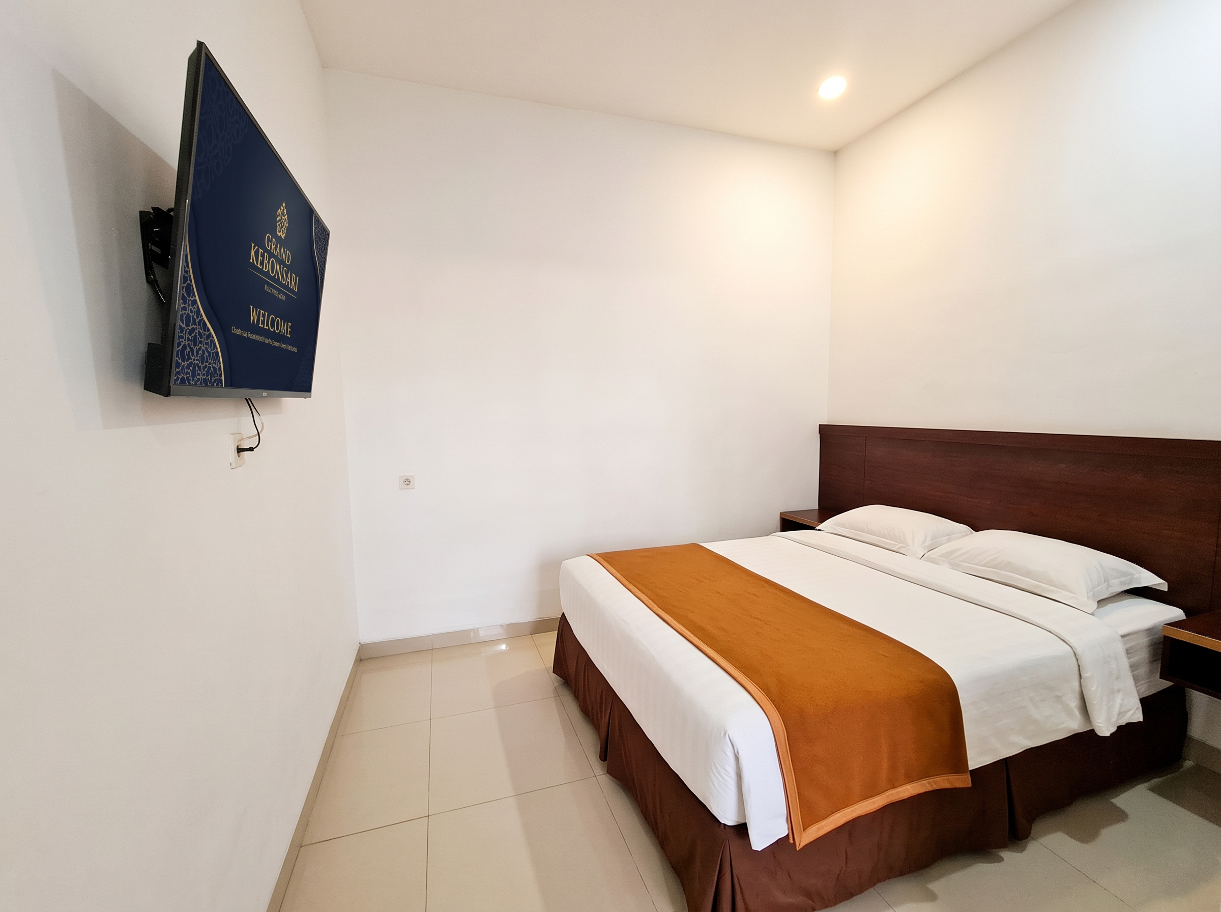Queen BedRoom - Smart Saver